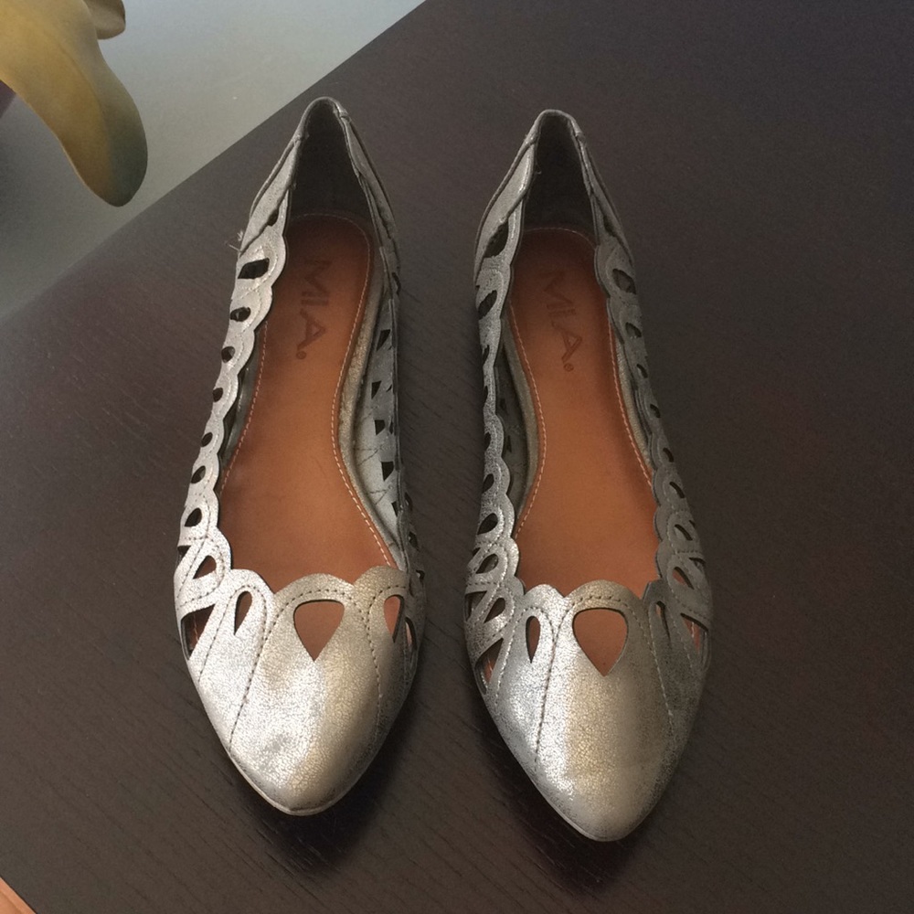 Mia flats